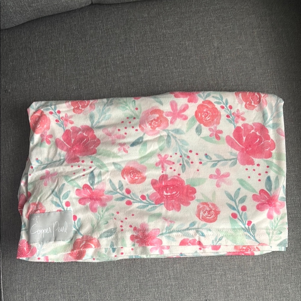 ✅ 3/$10‼️ Copper Pearl Floral Baby Blanket/Car Seat Cover
